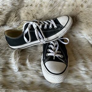 Size 9 Black CONVERSE
